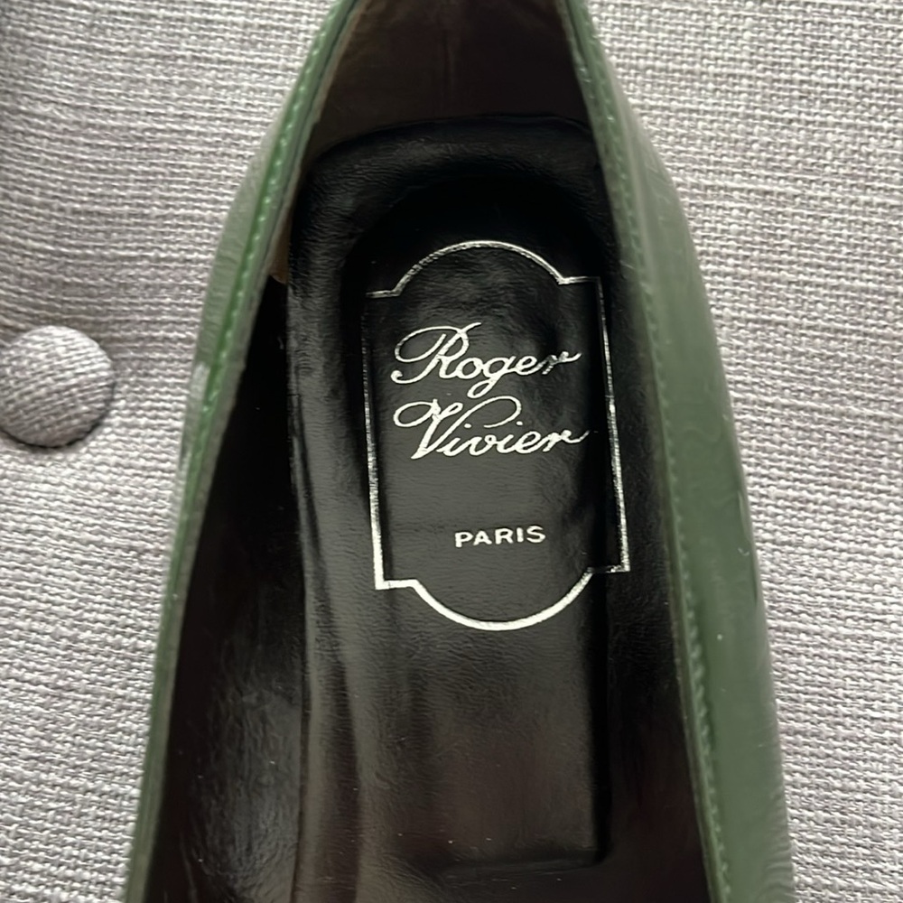 Roger Vivier green patent leather flats with silver buckle - Picture 6 of 6